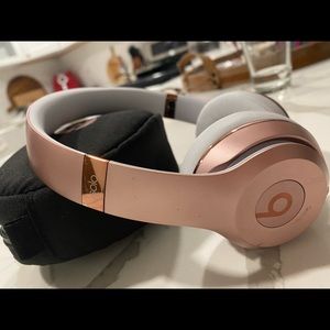 Beats solo in rose gold
